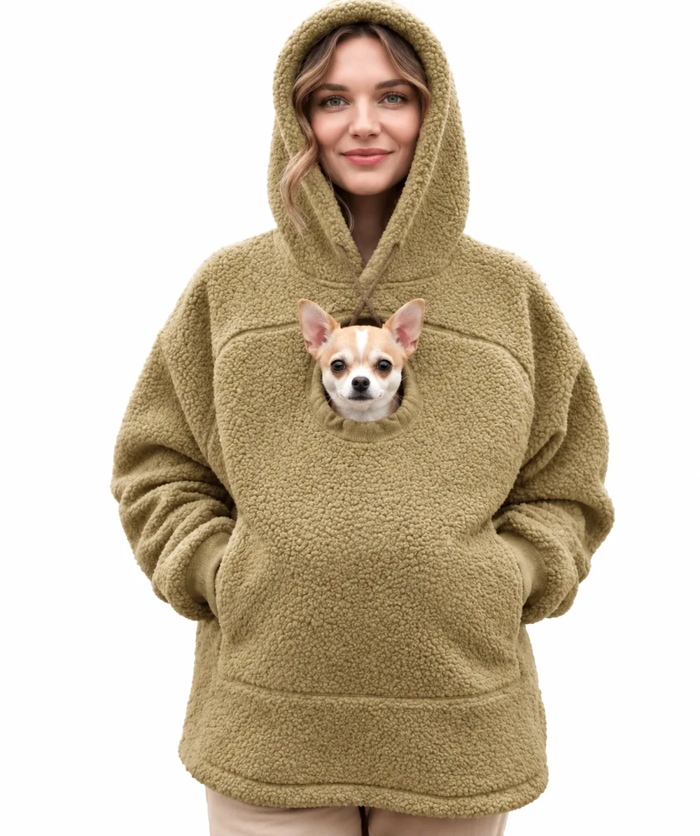 Sweat CuddleCarry coloris Beige, petit chien dans la poche avant